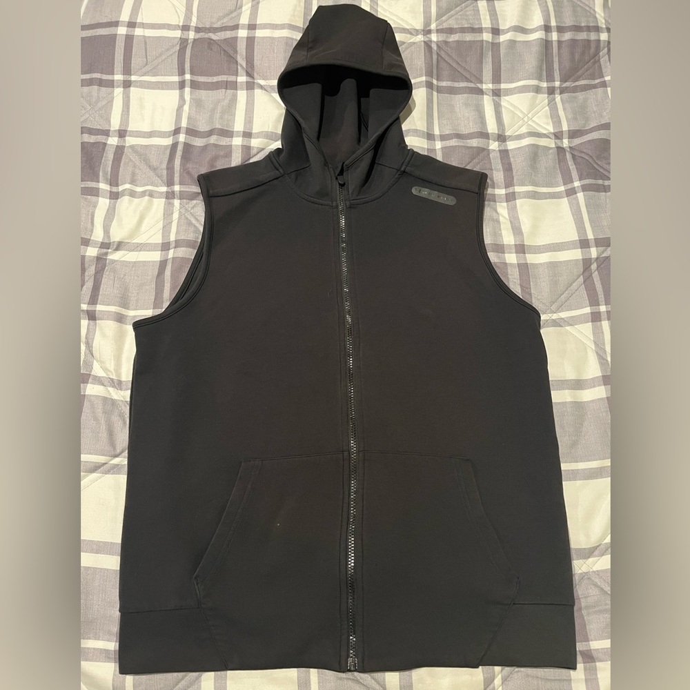 Under Armour LRG sleeveless fullzip sweatshirt #UA #Sweatshirt